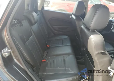 2015 Ford Fiesta Titanium z USA, uszkodzony, nr VIN 3FADP4FJ7FM178732